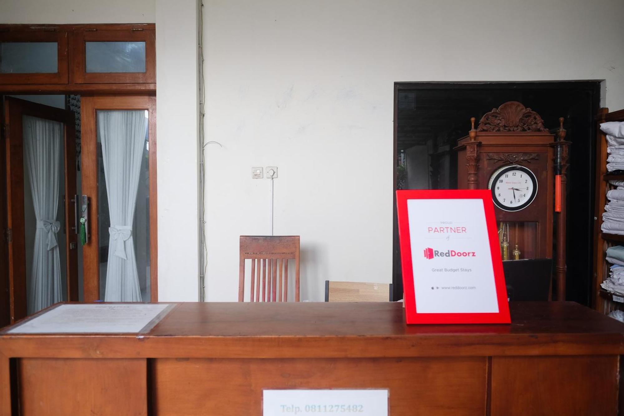 Reddoorz Syariah Near Pakuwon Mall Jogja Kejayan Exterior foto