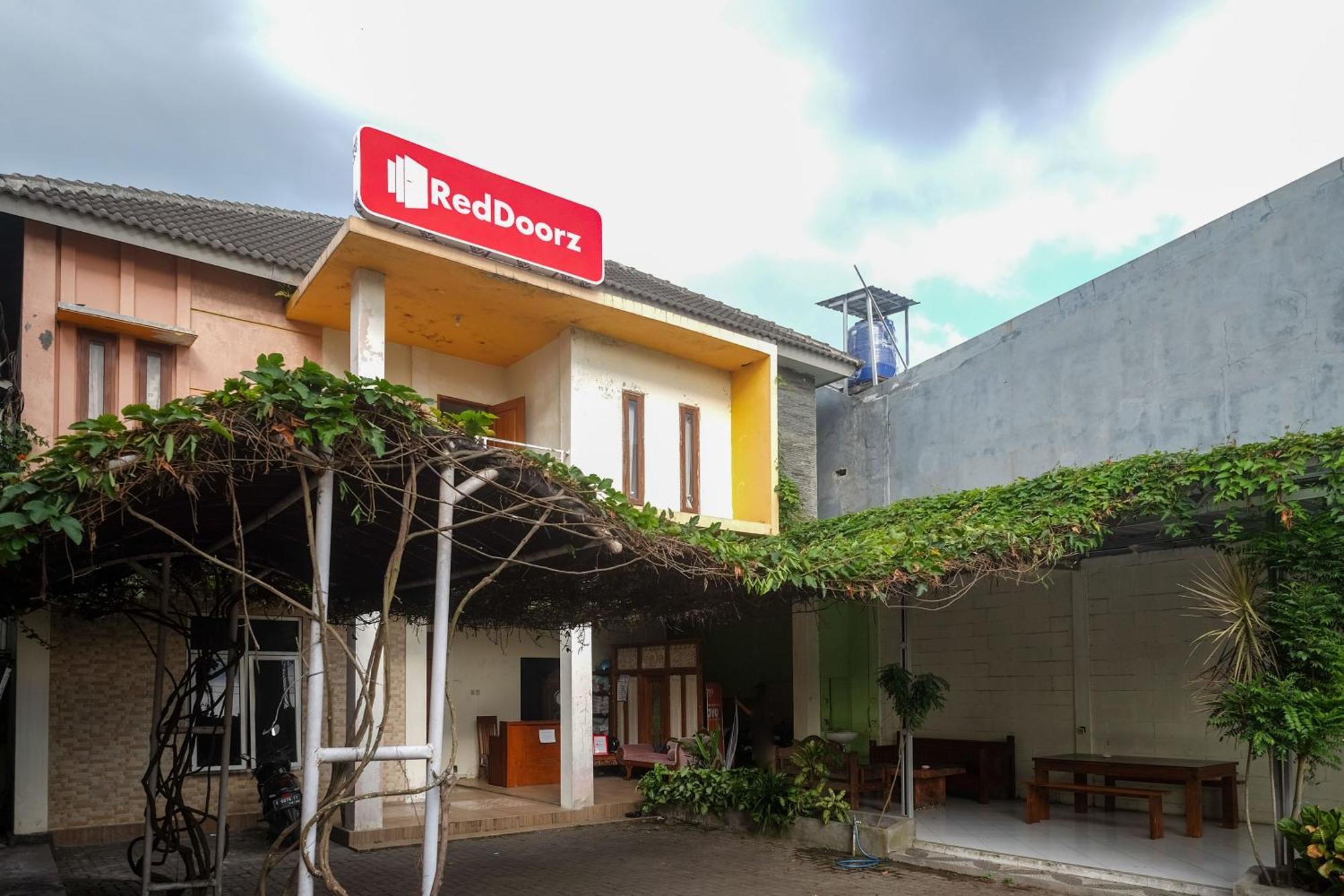 Reddoorz Syariah Near Pakuwon Mall Jogja Kejayan Exterior foto
